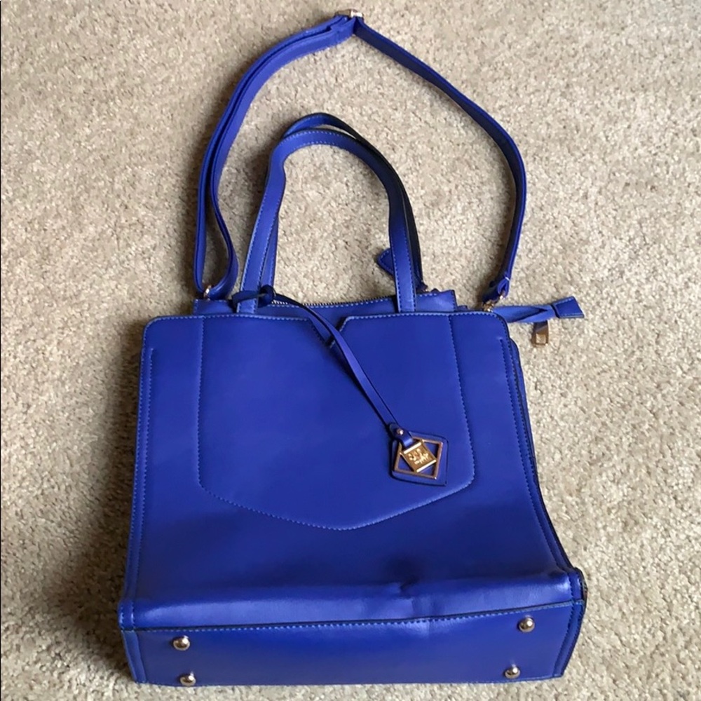Blue tote bag